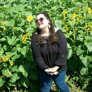 Meet your Posher, Chloe